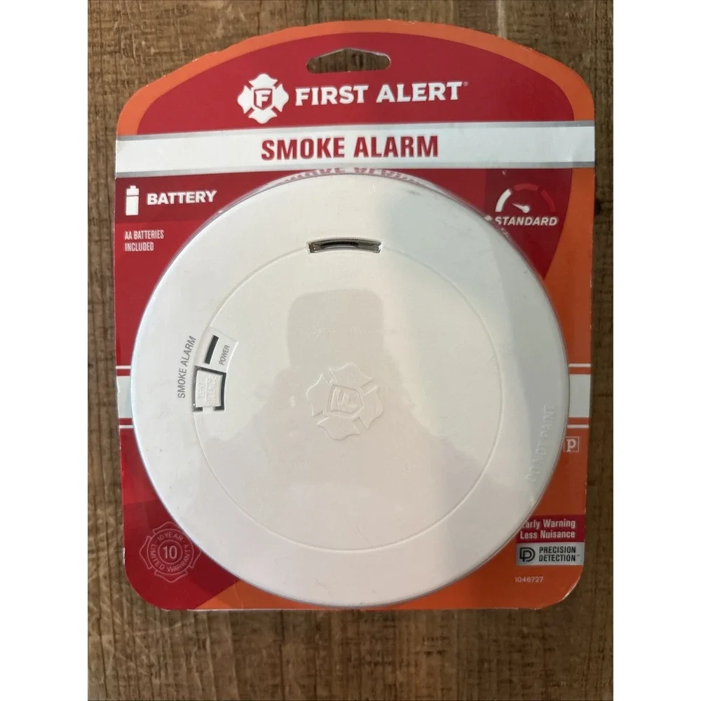First Alert Slim Battery-Powered Photoelectric Smoke Detector NEW In Package